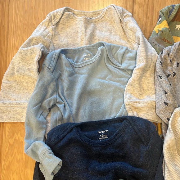 Little planet/carters onesies - 8 - Picture 2 of 4